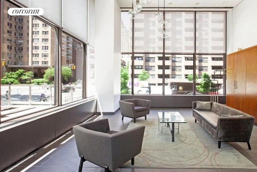 Building Photo - 301 E 87th St