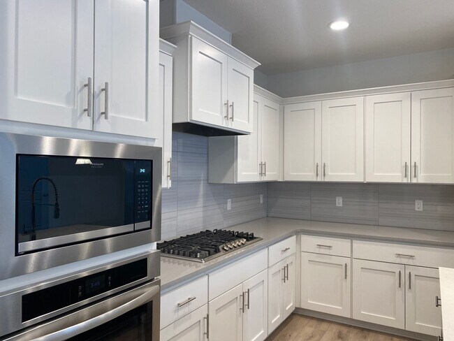 Building Photo - NEWER CONSTRUCTION! Beautiful Brand Home Backs to Greenspace! Gourmet Kitchen, Open Landing, Fenc...