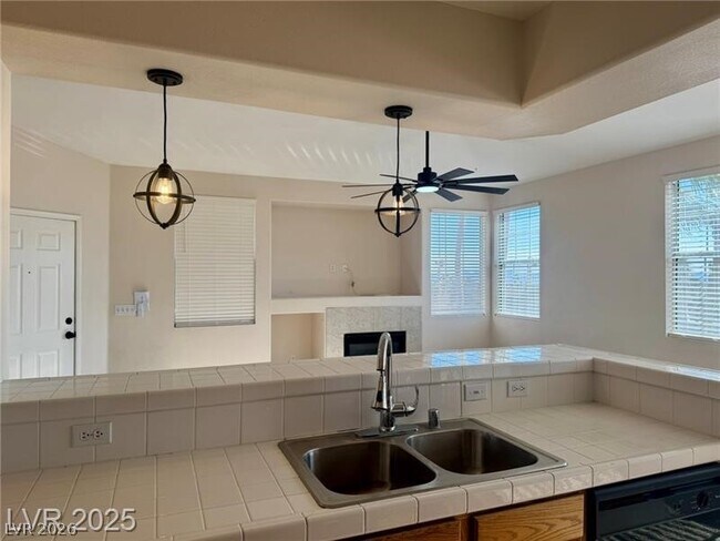 Building Photo - 9901 Trailwood Dr