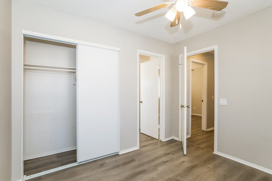 Building Photo - 3805 E Ironwood Dr