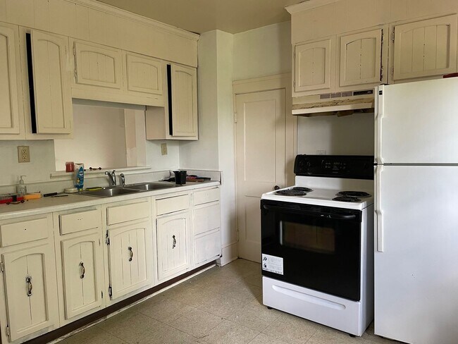 Building Photo - 2324 Orange Ave NW