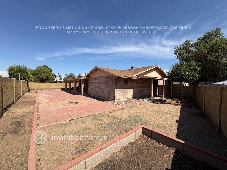 Building Photo - 4840 W Vogel Ave
