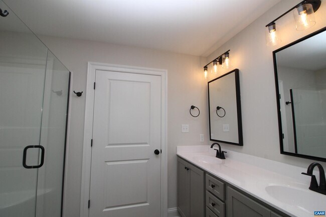 Building Photo - 179 Langley Dr
