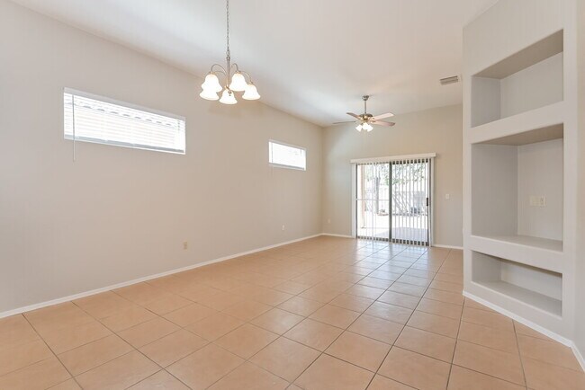 Building Photo - 2415 N Avenida TABICA