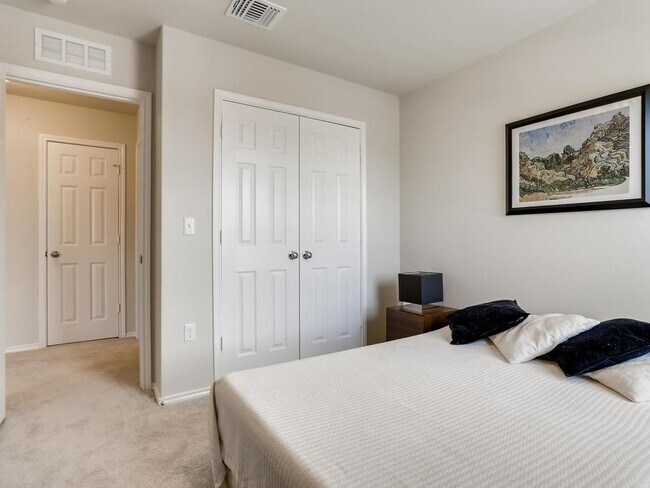 Building Photo - 10400 Abana Way