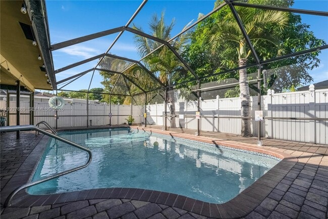 Building Photo - 5821 NW 56th Pl