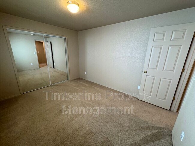 Building Photo - 7357 Legend Hill Dr