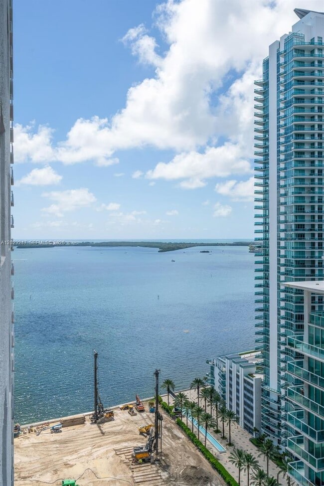 Building Photo - 1200 Brickell Bay Dr