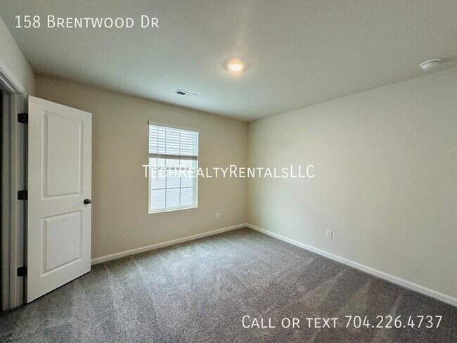 Building Photo - 158 Brentwood Dr