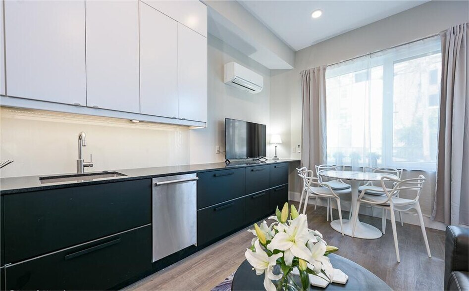 Building Photo - 1521 Corcoran St NW