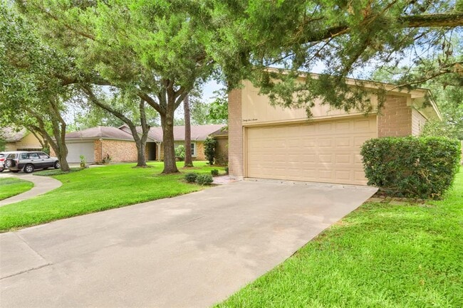 Building Photo - 3607 Cedar Gardens Dr