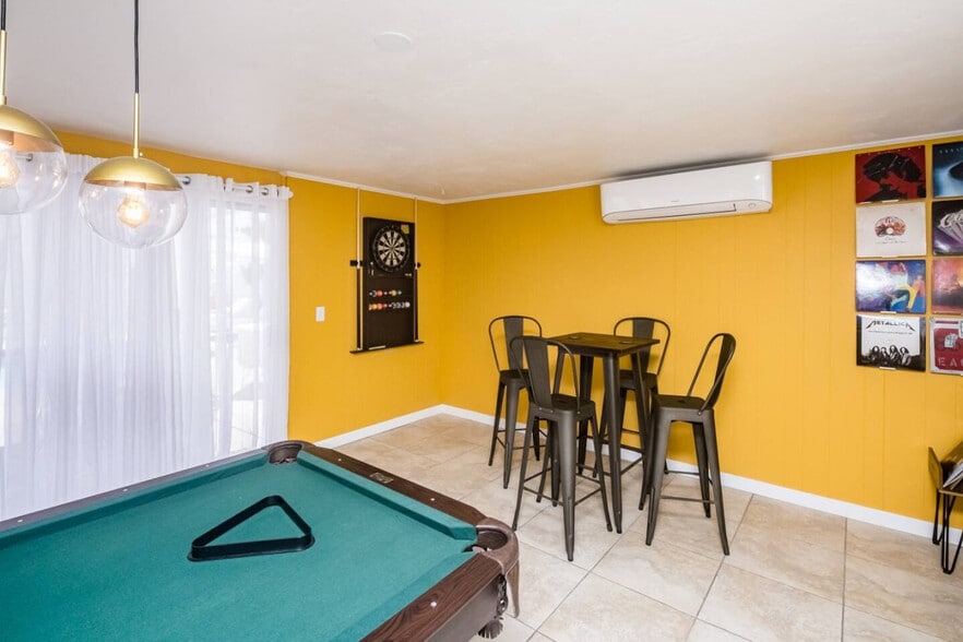 Building Photo - 2906 Castaway Dr