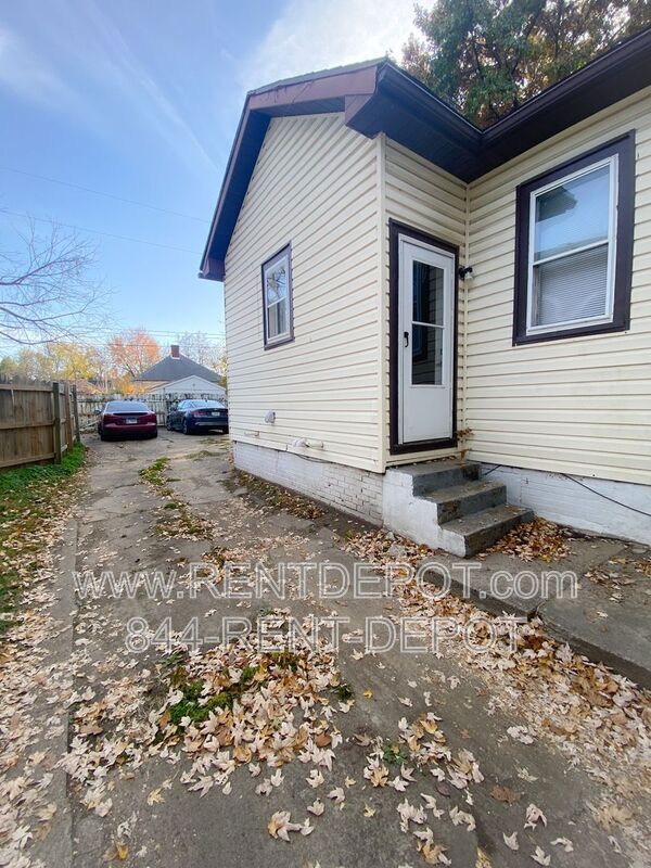 Building Photo - 827 Jefferson Ave