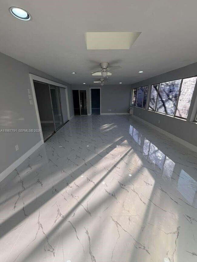 Building Photo - 4030 School Cir