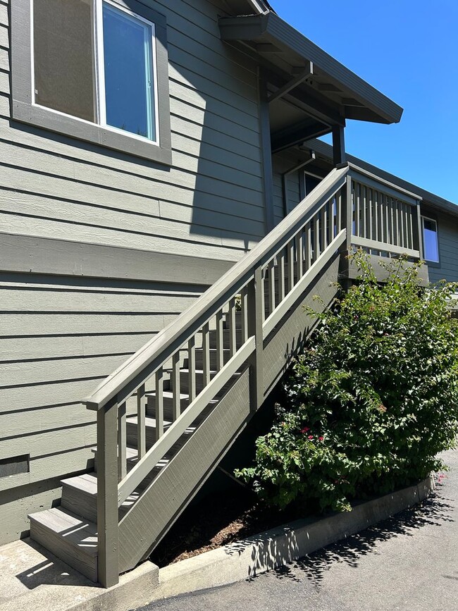 Building Photo - **Healdsburg, Home Sweet Home!!**