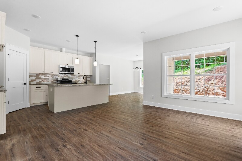 Building Photo - 150 Vast View Wy