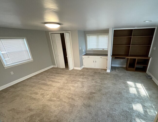 Building Photo - 508 S Sedgwick St
