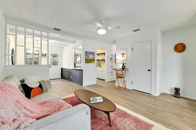 Building Photo - 608 Amesbury Ln