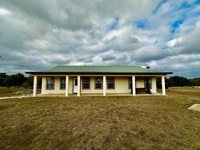 Building Photo - 3 Bedroom With Amazing Views