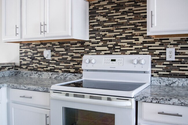 Building Photo - 89 Coleman St