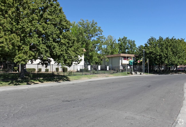 Continental Terrace Sacramento, CA Apartment Finder