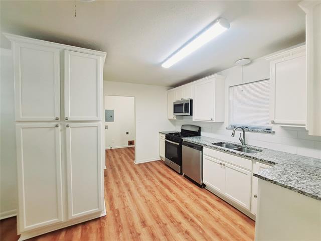 Building Photo - 6203 Live Oak St