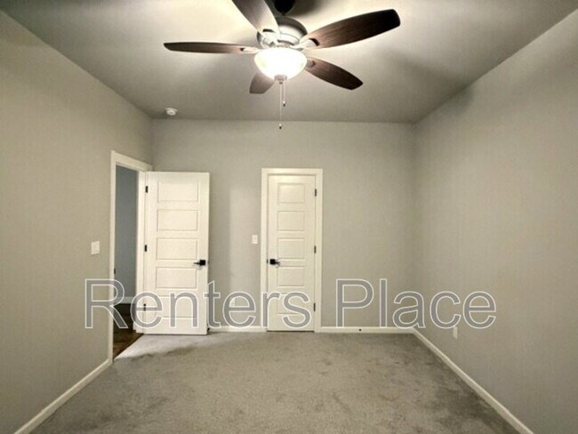 Building Photo - 803 E Delmar Pl