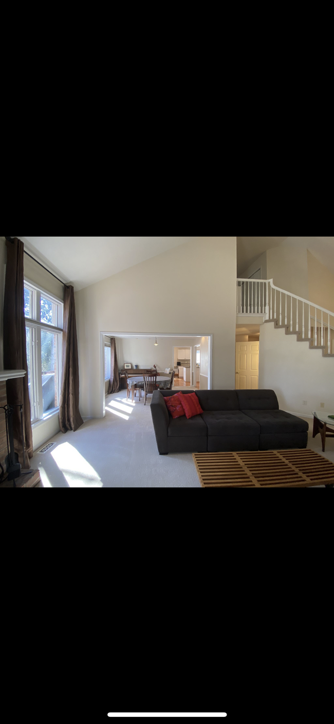 Primary Photo - 2914 Leslie Park Cir