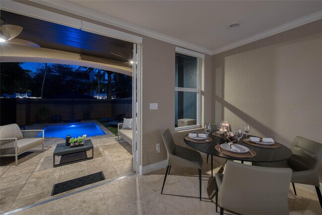 Building Photo - 1215 NE 1st St