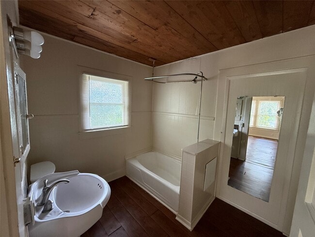 Building Photo - 2812 Angier Rd