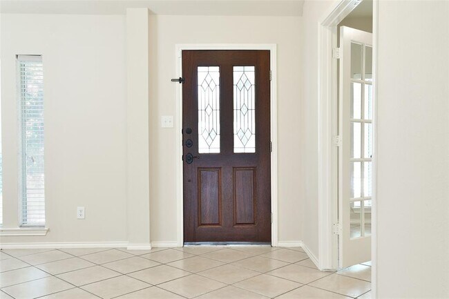 Building Photo - 26738 Abbey Springs Ln