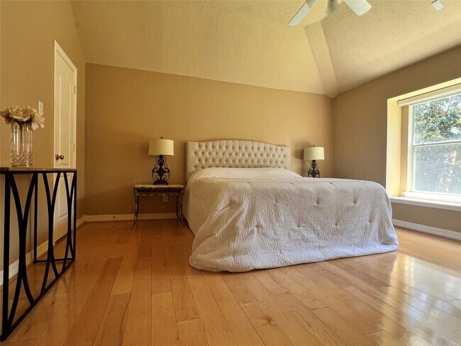 Building Photo - 12119 Ember Isles Ln