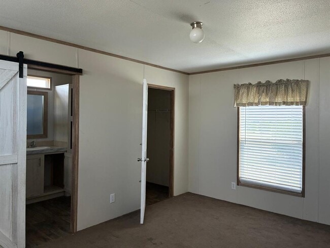 Building Photo - 636 Co Rd 236