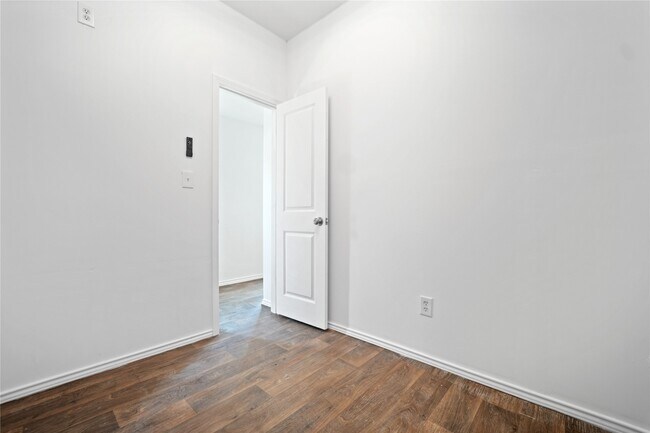 Building Photo - 14634 Cyn Pnes Ln