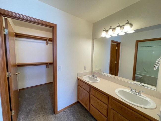 Building Photo - Stoddard Meadows Rancher