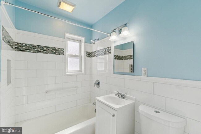 Building Photo - 5203 Nahant St