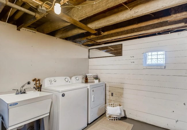 Building Photo - 3935 Fremont Ave N