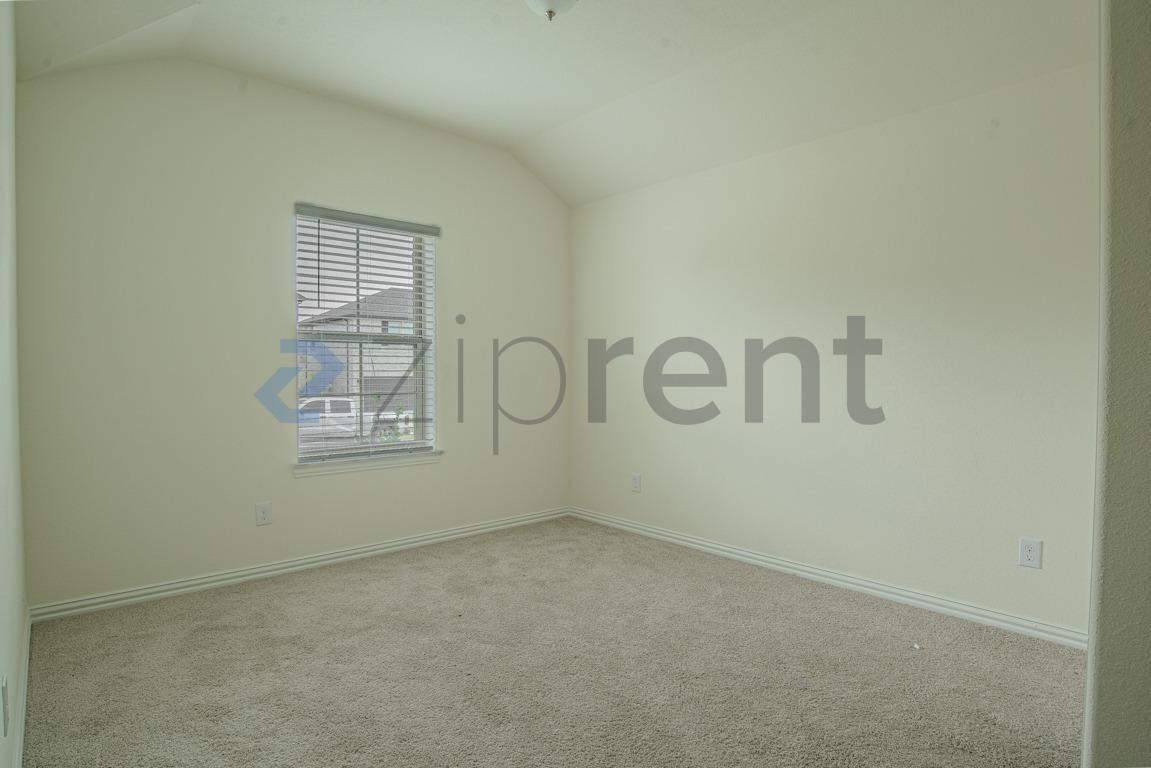 Building Photo - Unit
