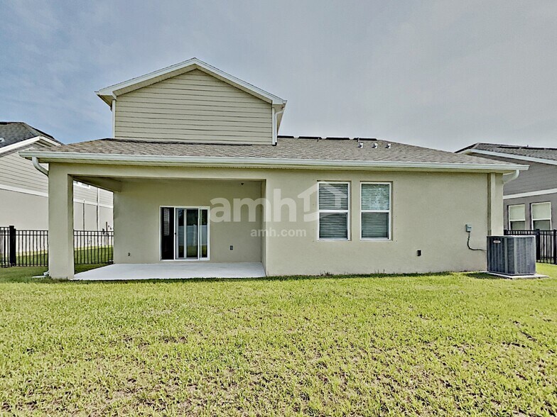 Building Photo - 401 Pine Terrace Dr