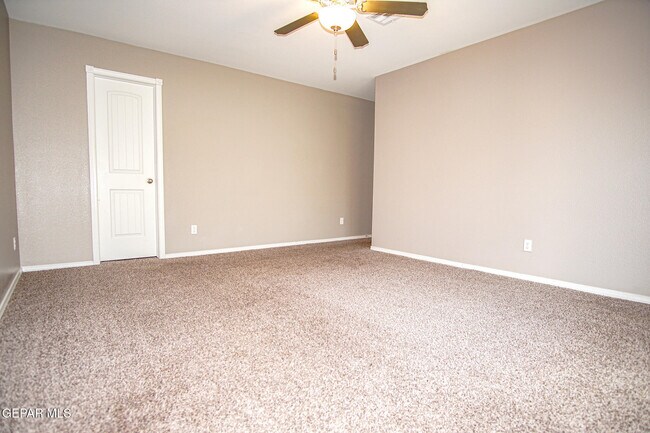 Building Photo - 14913 Tierra Isaiah Ave