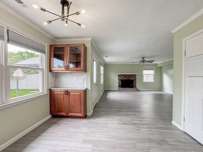 Building Photo - 3901 Quartz Ln