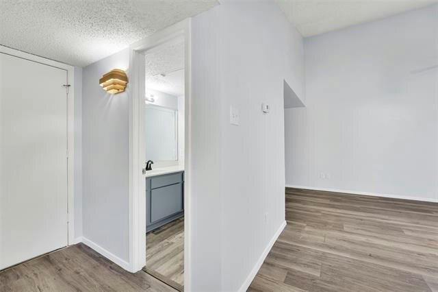Building Photo - 8560 Park Ln