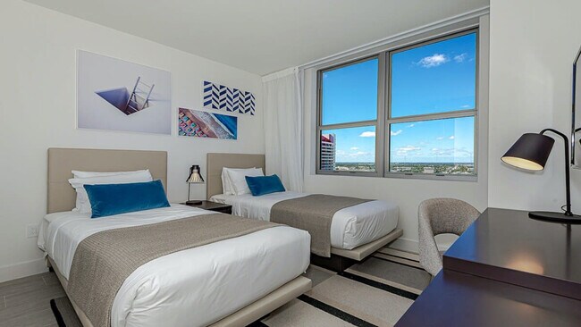 Building Photo - 4010 S Ocean Dr