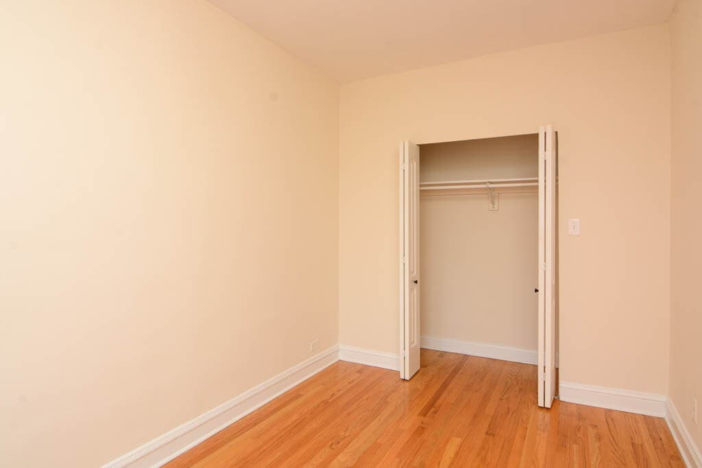 Building Photo - 4619 N Paulina St