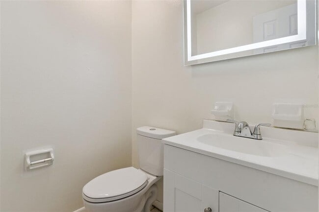 Building Photo - 1336 Fairway Dr