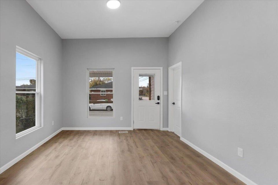 Building Photo - 1901 Walker Ave