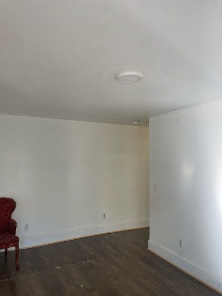 Building Photo - 5 Dewey Ave