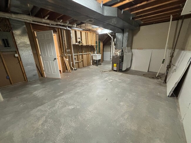 Building Photo - Edgartown Duplex