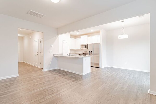 Building Photo - Brand New Townhome in Peachtree Park in Du...