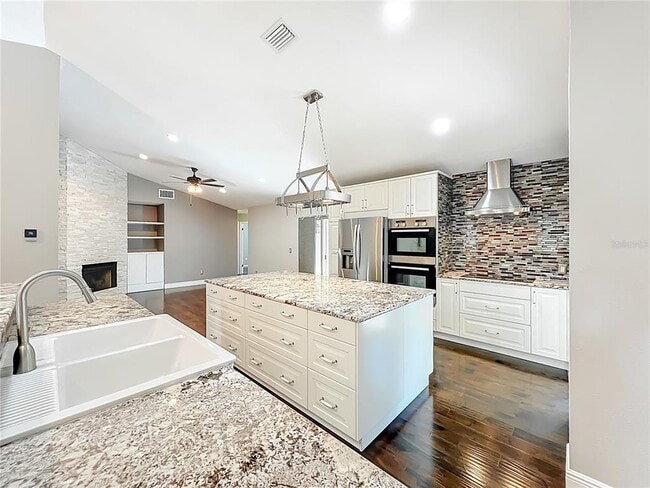 Building Photo - 9134 Sabal Palm Cir